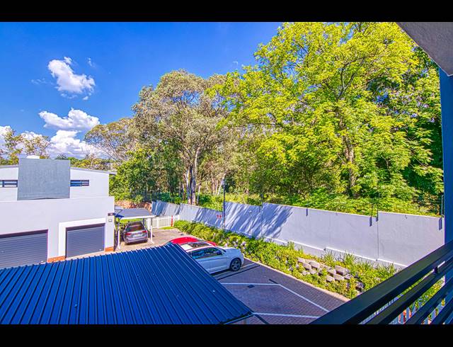 2 BEDROOM APARTMENT SOLD IN BRYANSTON